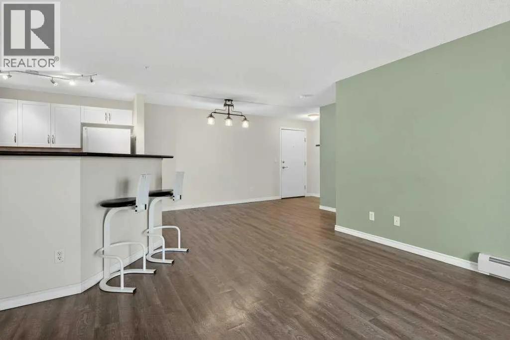 4316, 10 Prestwick Bay SE