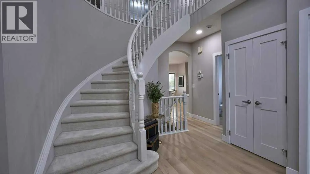 8 Crocus Ridge Point