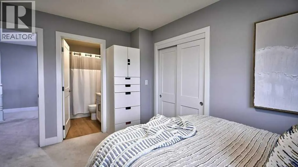 8 Crocus Ridge Point