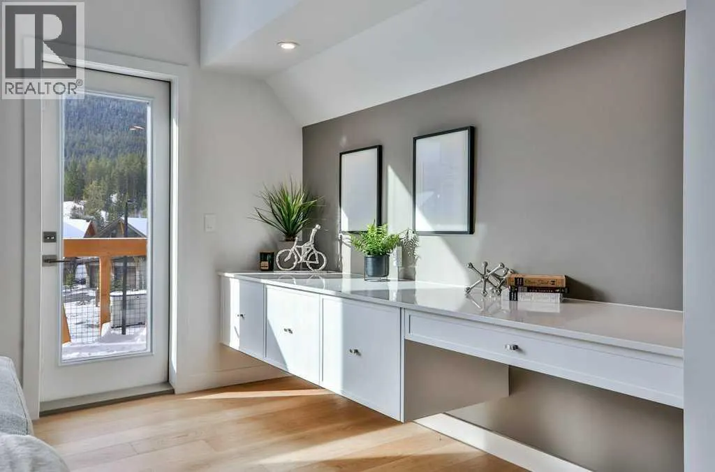 202L, 209 Stewart Creek Rise