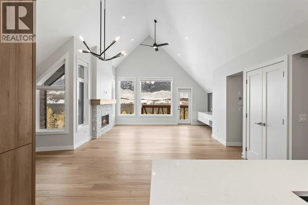 202L, 209 Stewart Creek Rise