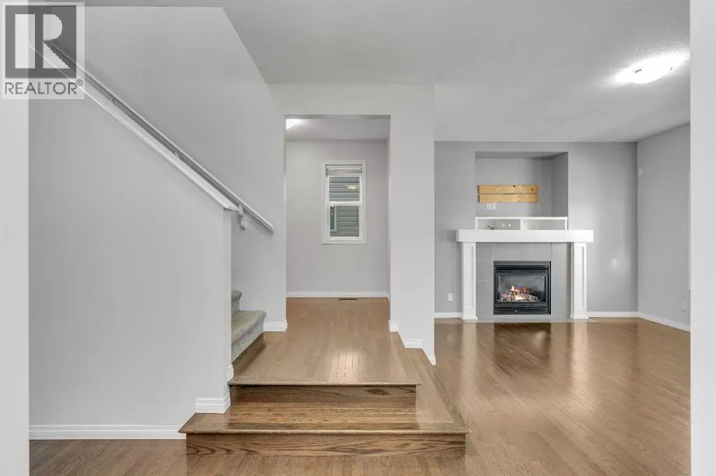 83 Copperpond Square SE