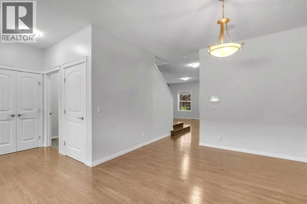 83 Copperpond Square SE