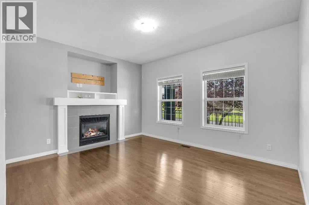 83 Copperpond Square SE