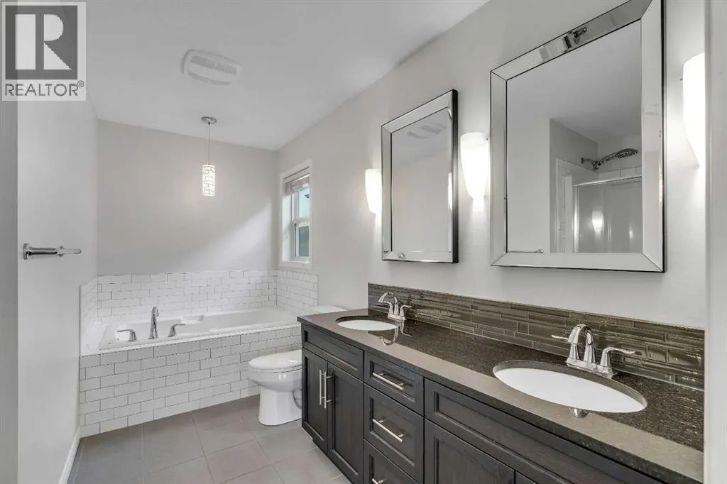 83 Copperpond Square SE