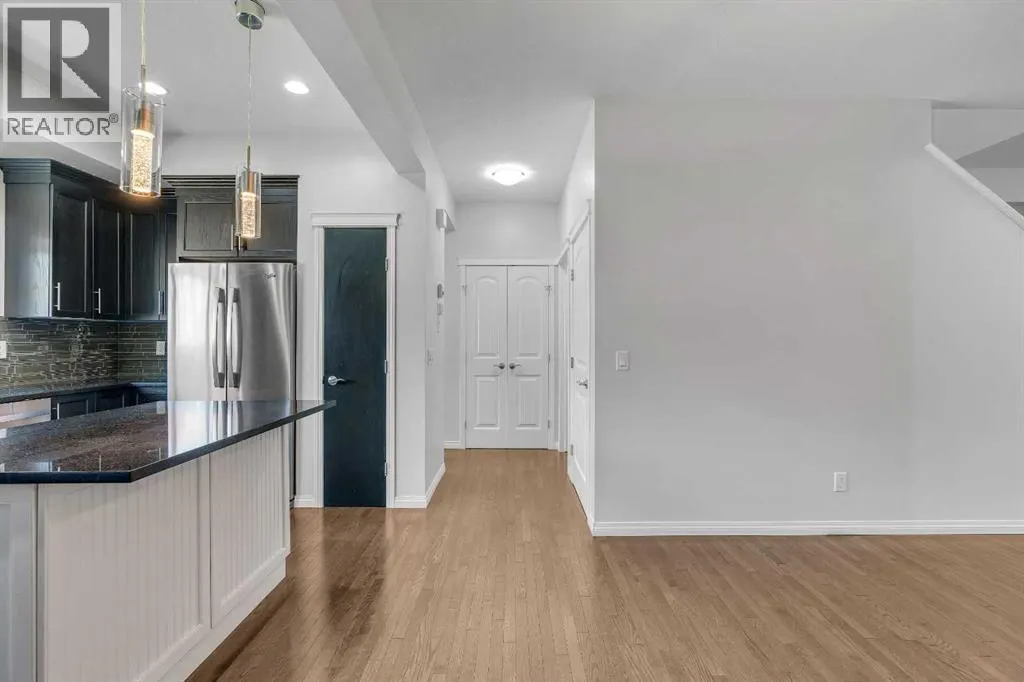 83 Copperpond Square SE