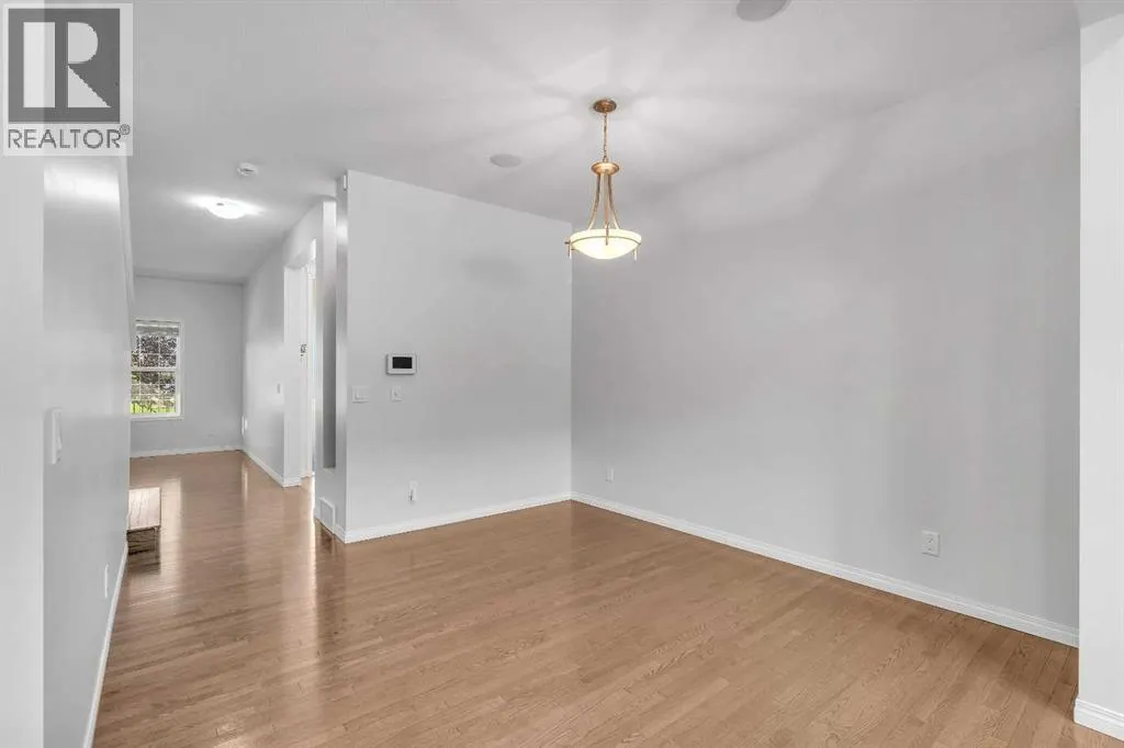83 Copperpond Square SE