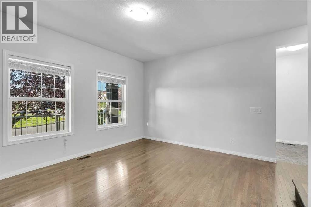 83 Copperpond Square SE