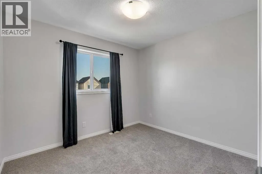83 Copperpond Square SE