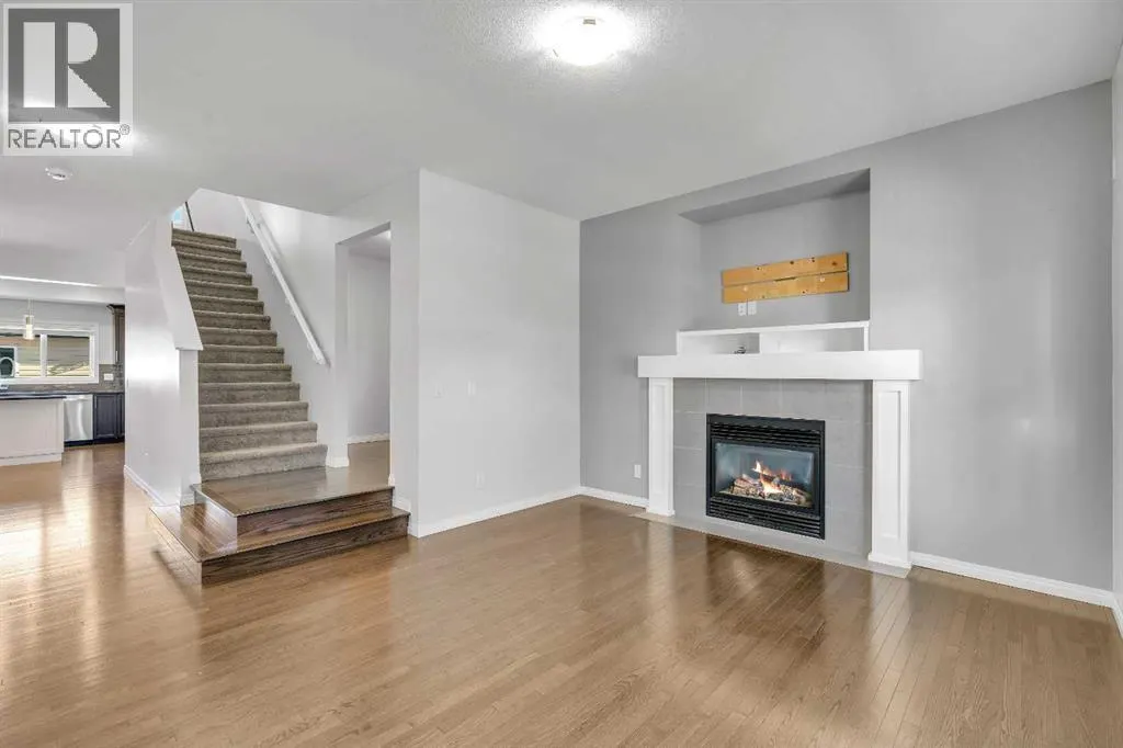 83 Copperpond Square SE