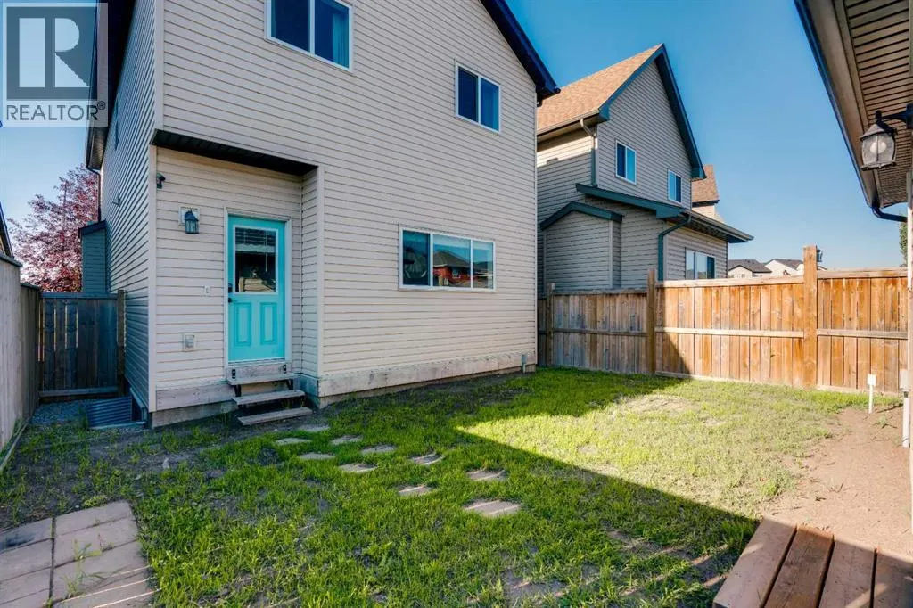83 Copperpond Square SE