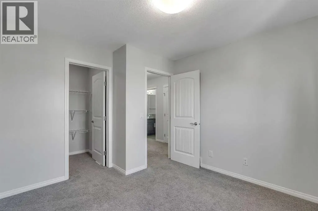 83 Copperpond Square SE