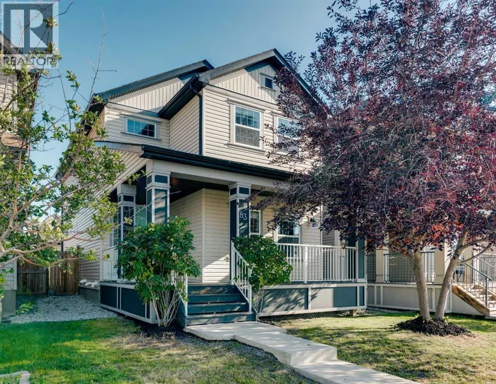 83 Copperpond Square SE
