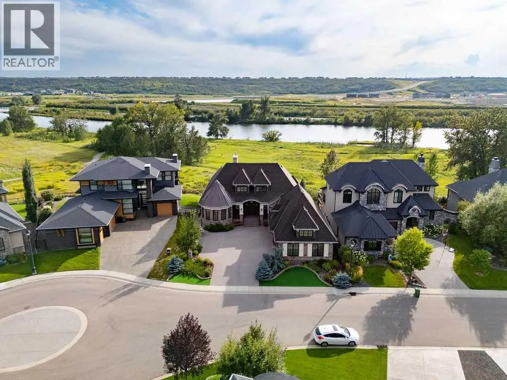 140 Cranbrook View SE