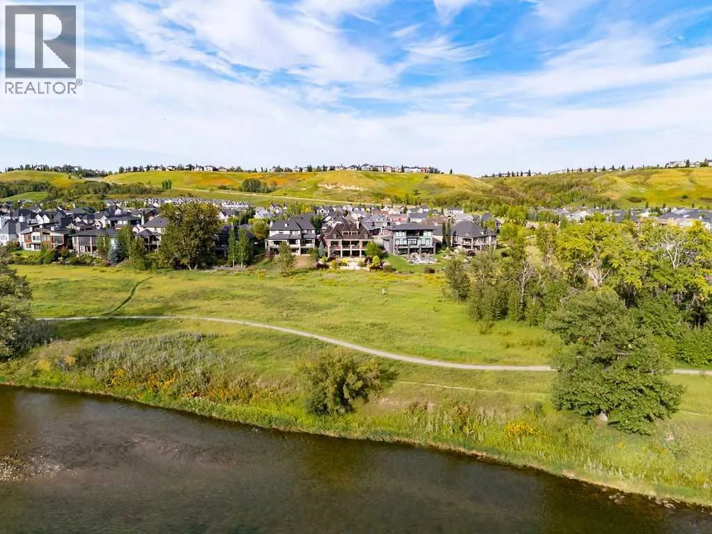 140 Cranbrook View SE