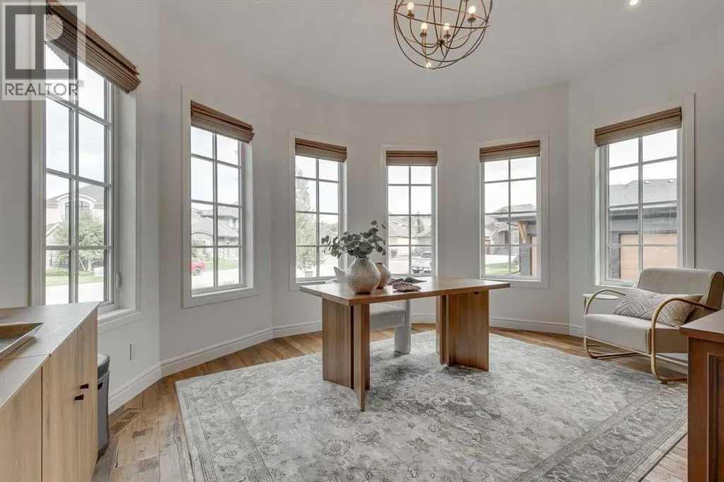 140 Cranbrook View SE