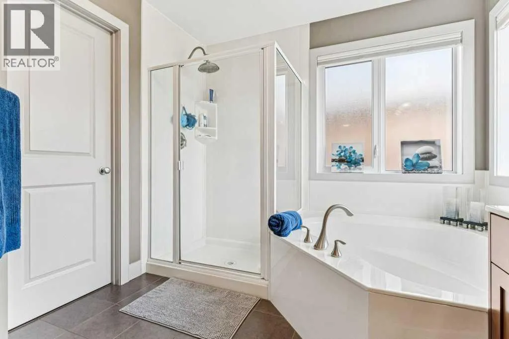 16 Royal Oak Cape NW