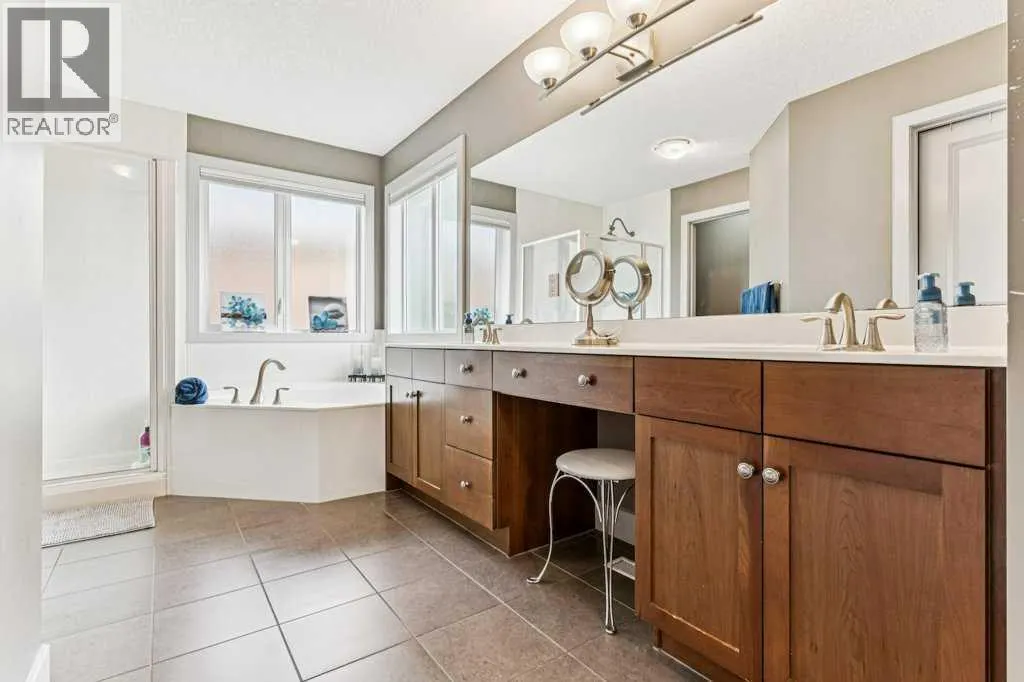 16 Royal Oak Cape NW