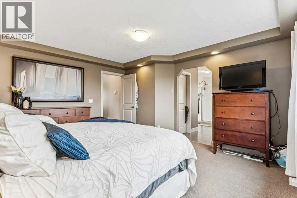 16 Royal Oak Cape NW