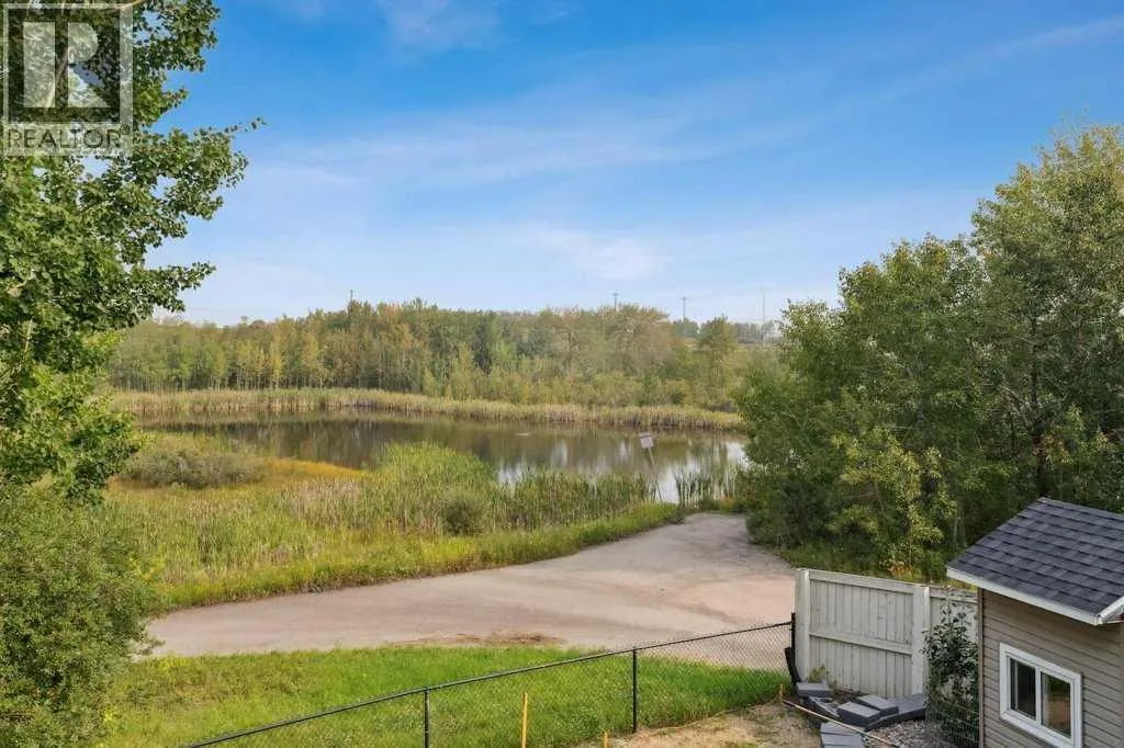 16 Royal Oak Cape NW