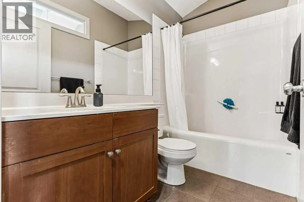16 Royal Oak Cape NW