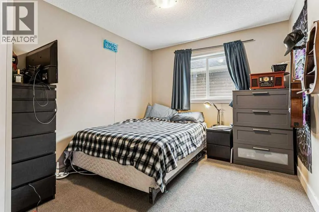 16 Royal Oak Cape NW