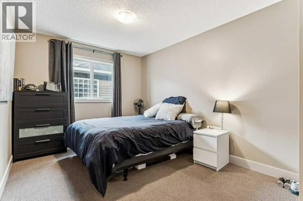 16 Royal Oak Cape NW