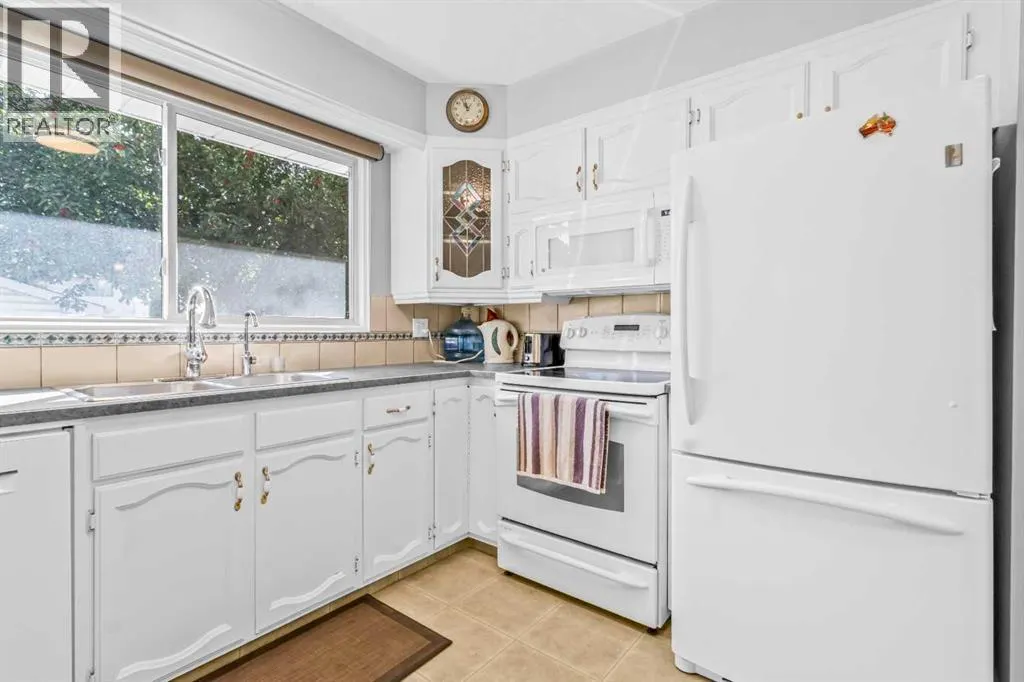 1908 65 Street NE