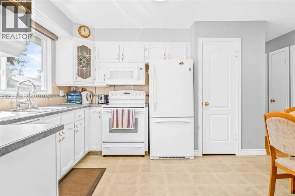 1908 65 Street NE