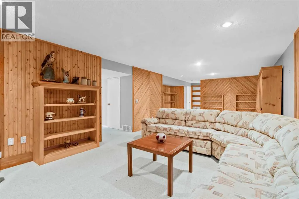 1908 65 Street NE