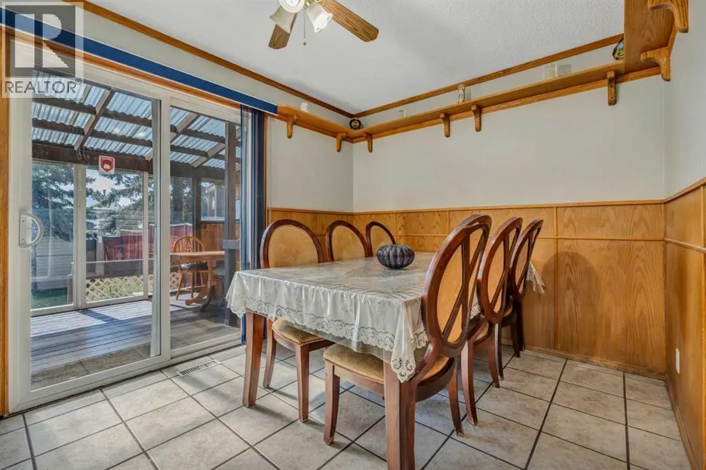 8 Pinelore Place NE