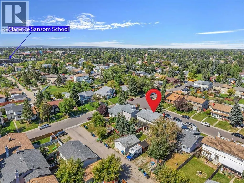 8 Pinelore Place NE