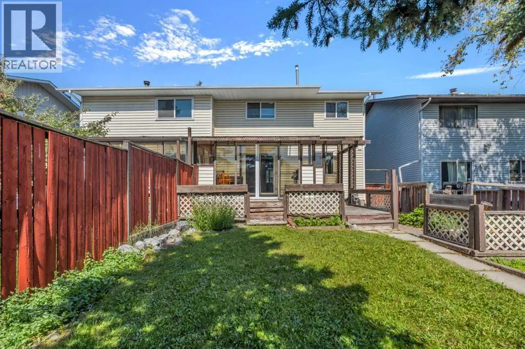 8 Pinelore Place NE