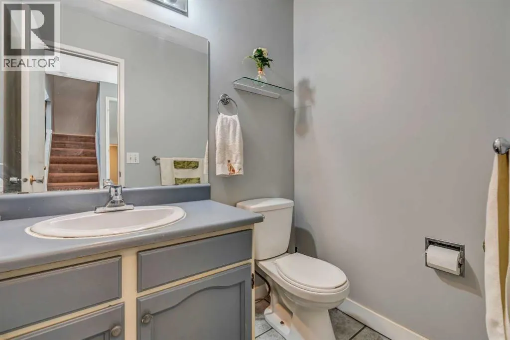8 Pinelore Place NE