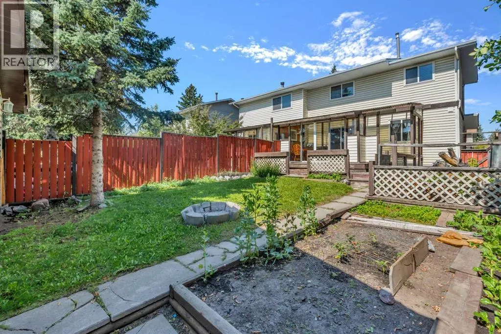 8 Pinelore Place NE