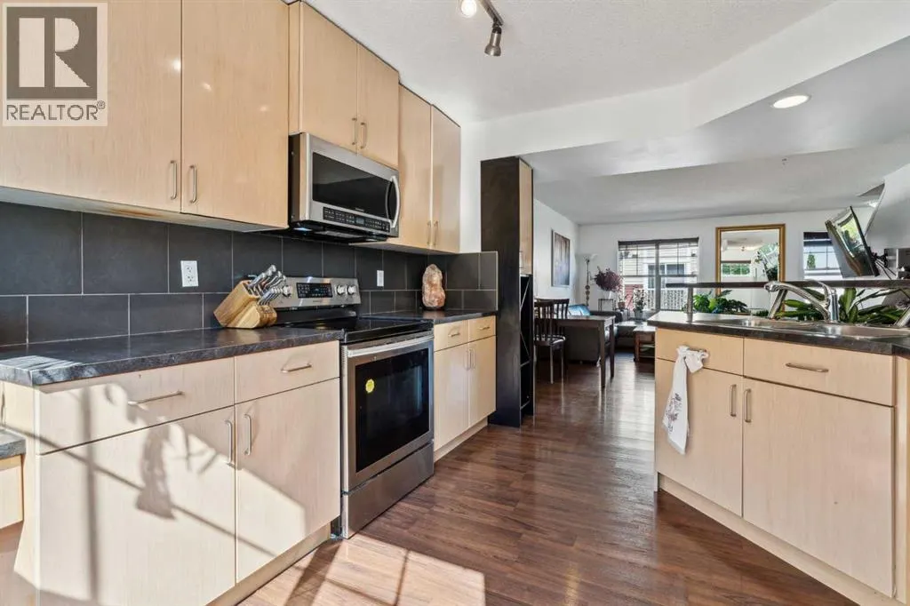3198 New Brighton Gardens SE