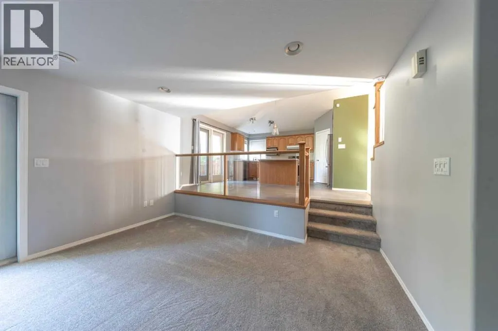 3106 65 Ave