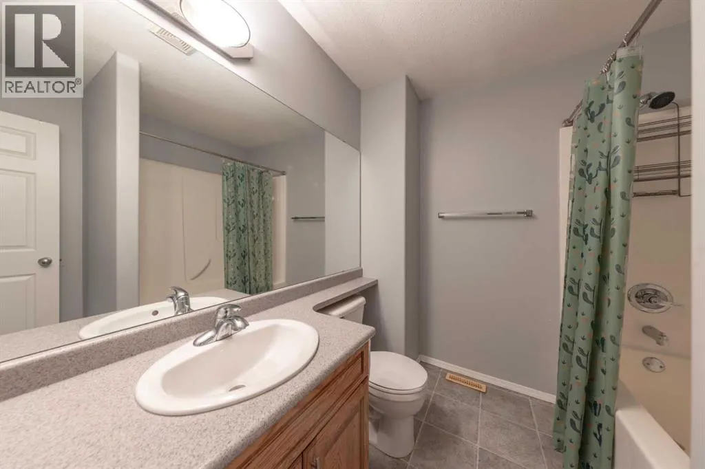 3106 65 Ave