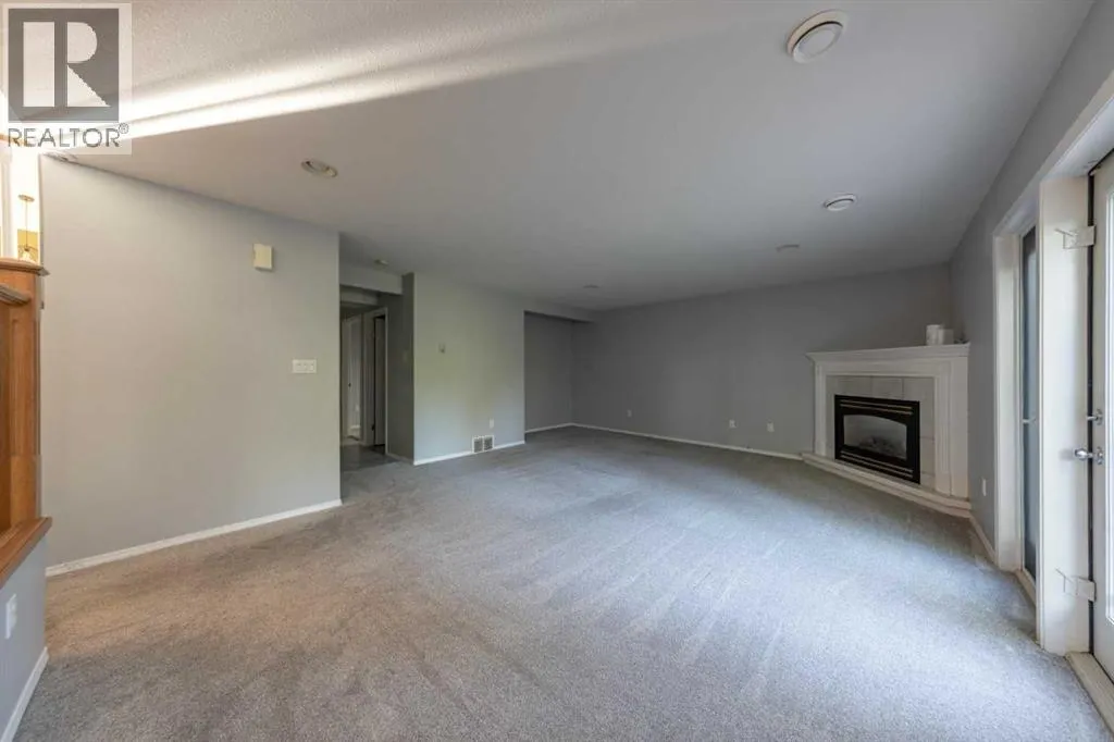 3106 65 Ave