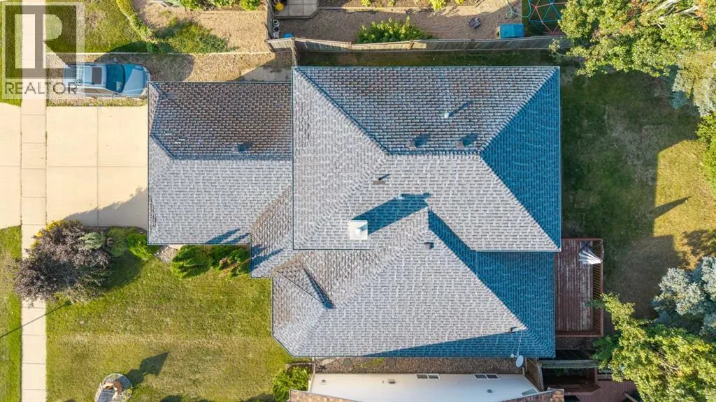 3106 65 Ave