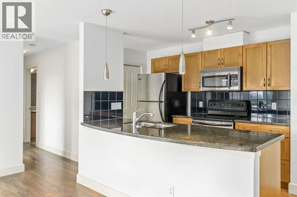 3, 207 Village Terrace SW
