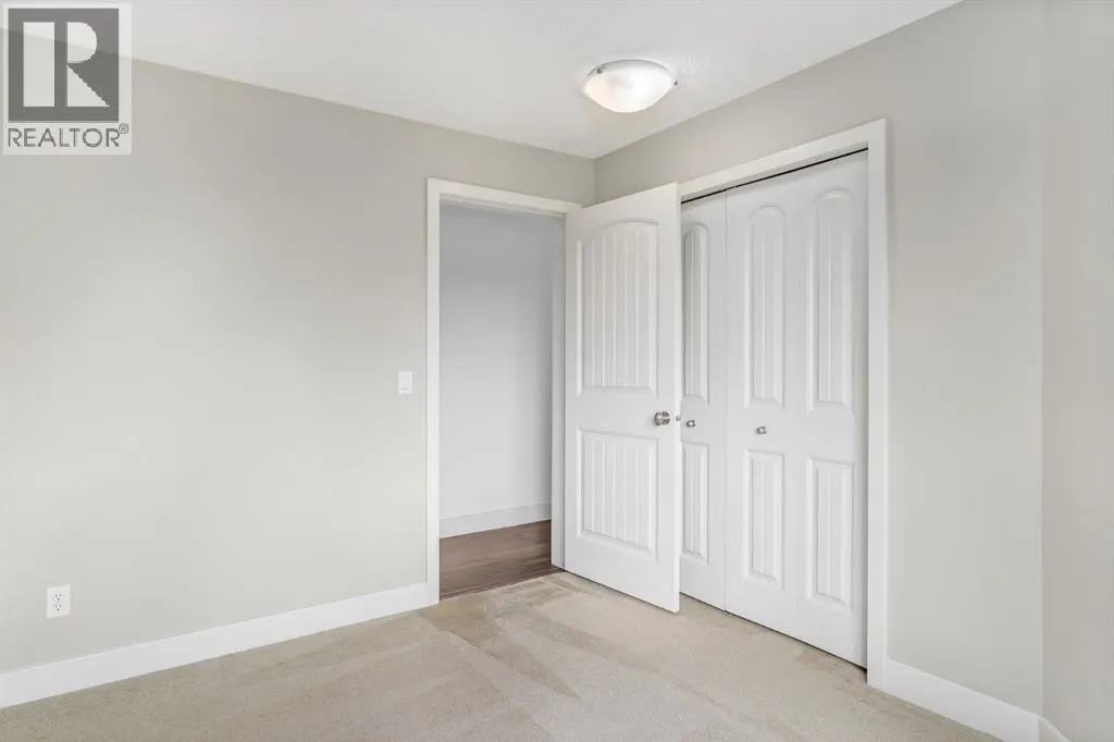 3, 207 Village Terrace SW