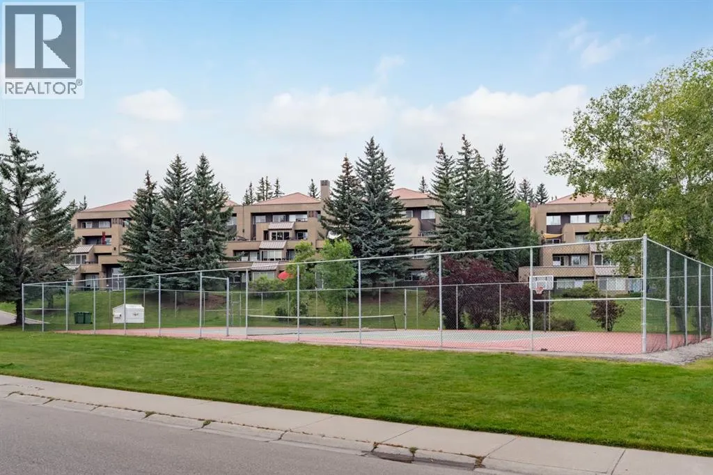 3, 207 Village Terrace SW