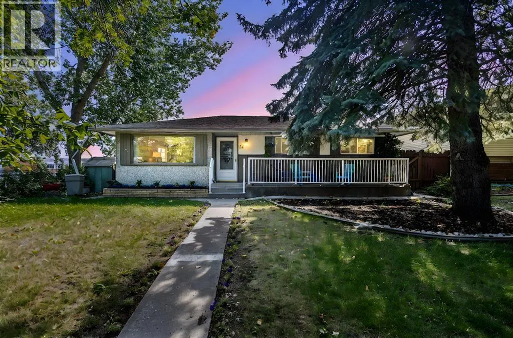 74 Armstrong Crescent SE