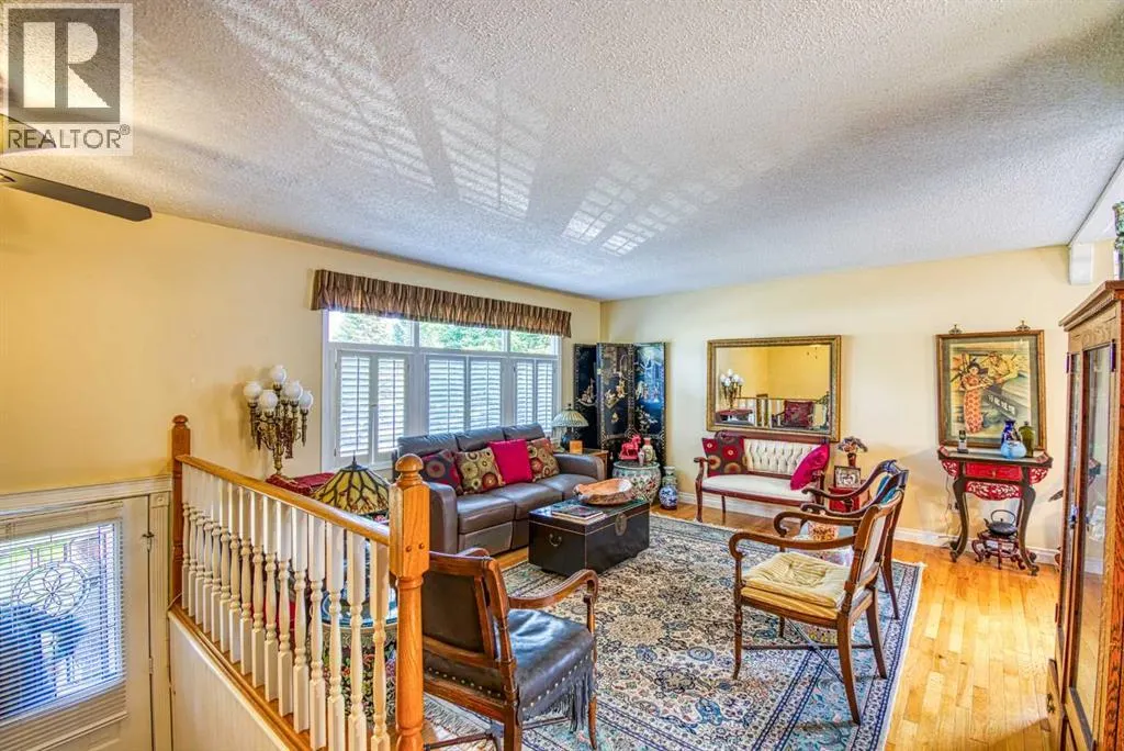 718 Oak Drive
