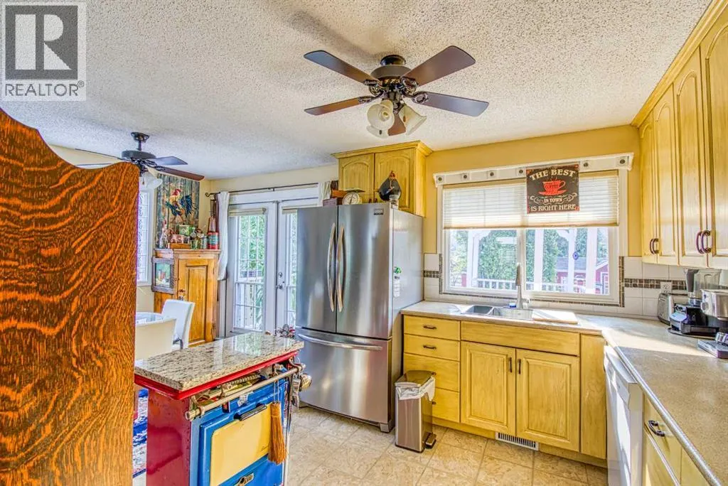 718 Oak Drive