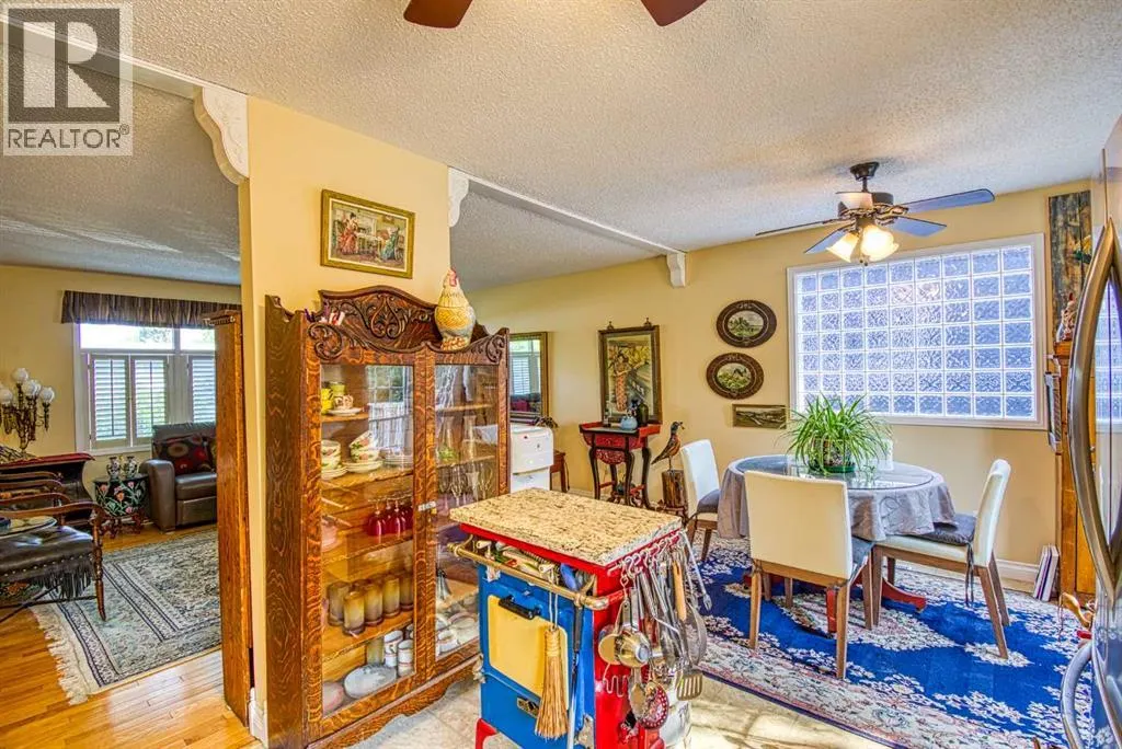 718 Oak Drive