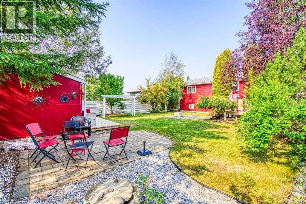 718 Oak Drive