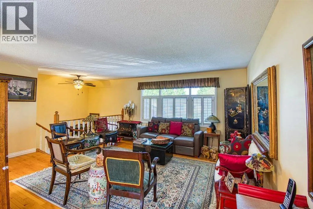 718 Oak Drive