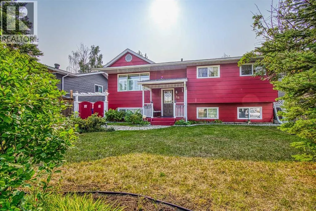 718 Oak Drive